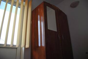 Фото номера Двухместный номер с 2 отдельными кроватями Гостевой дом Cabana Popasul Haiducilor г. Петрошани 20