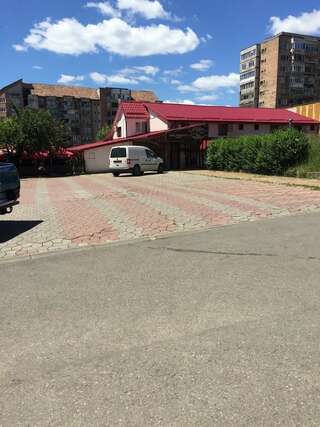 Фото Гостевой дом Pensiune Restaurant Casa Sofia г. Петрошани